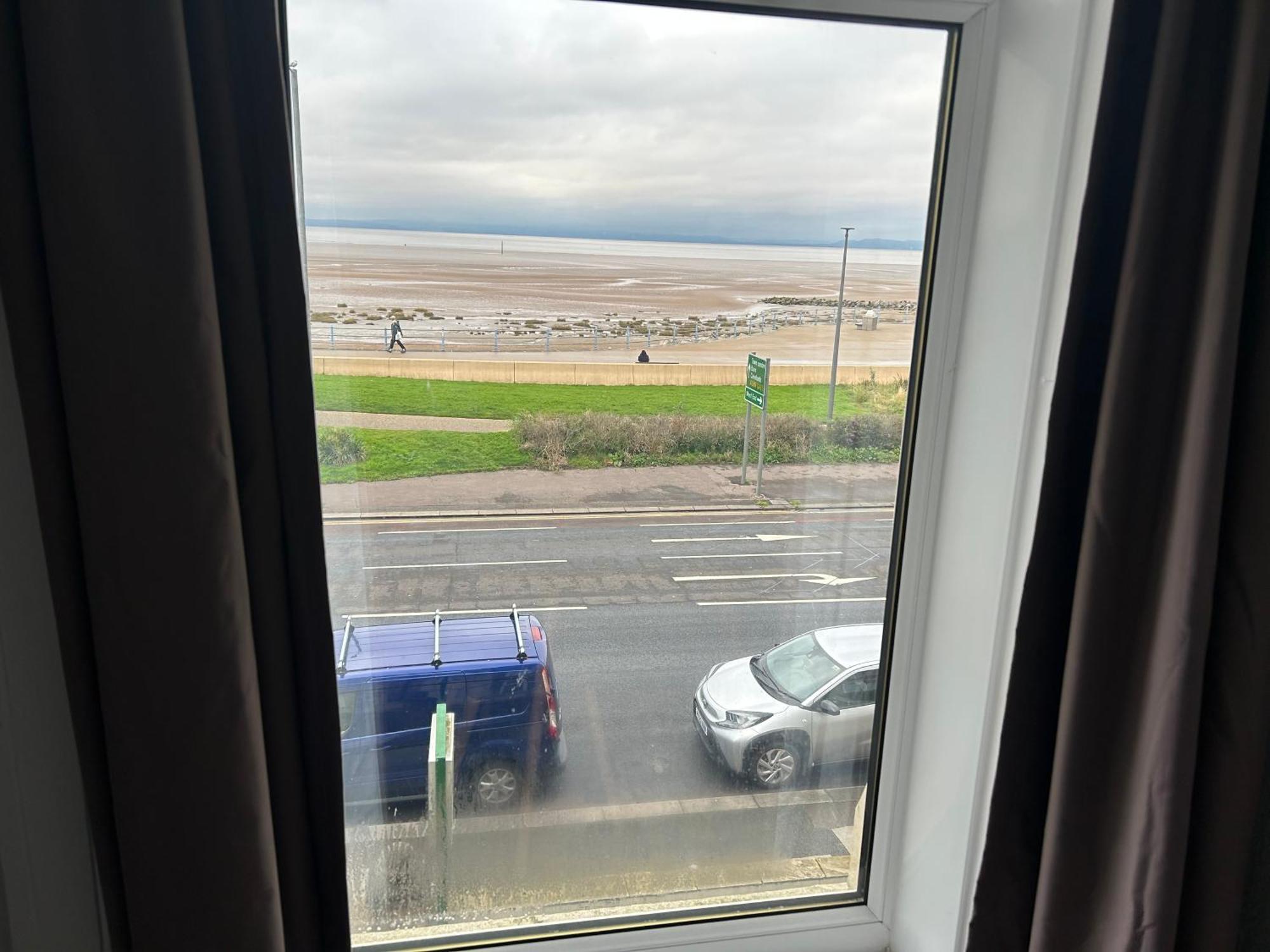 The Clifton Seafront Hotel Morecambe Buitenkant foto